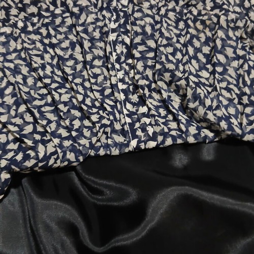Pleated mini skirt and matching scarf size M like new, navy blue and white