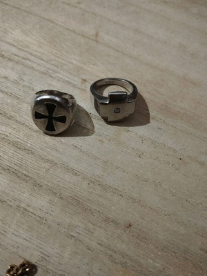 Two steel women's rings used, pack