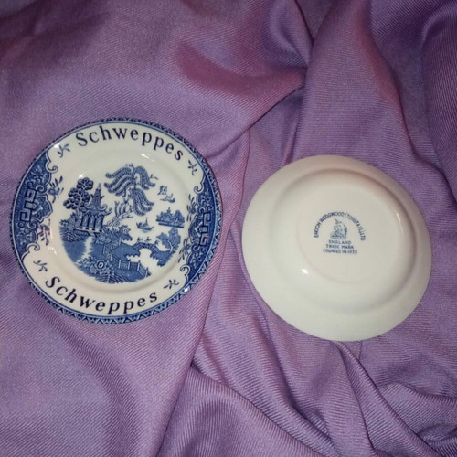 Vintage Schweppes Blue Willow Mini Trays Set of 2, like new