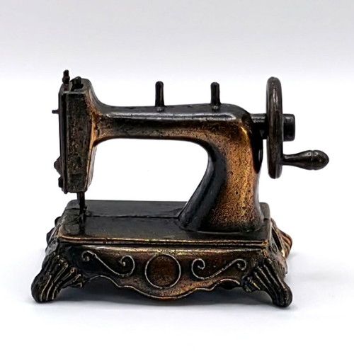 Vintage Diecast Sewing Machine Pencil Sharpener new in original box