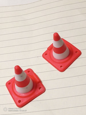 Playmobil traffic cones like new accessories