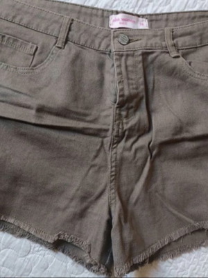 Khaki shorts Pink Woman like new, size M 38 10, green