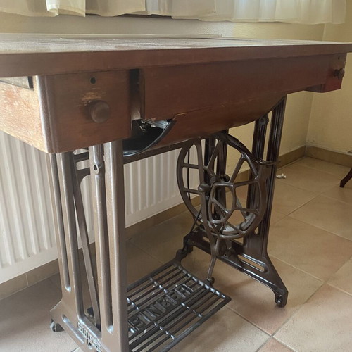 Sewing machine like new