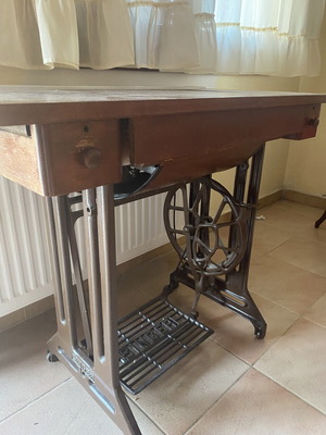 Sewing machine like new