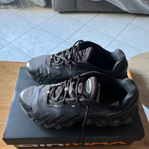 Nike Air Max DN8 sneakers, size 44, black and grey