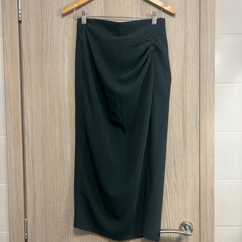 Mango skirt with slit like new, cypress green
