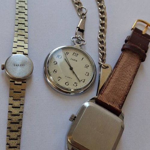 Zaria, Caika, Raketa mechanical watches used, set of three
