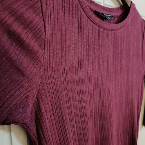 Ribbed burgundy top with side tie, new, size S