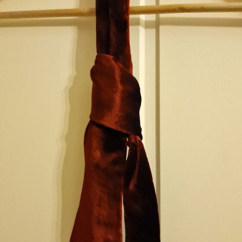 Velvet burgundy tie used, silk and velvet