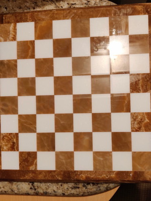 Vintage ελληνικό σκάκι με κυκλαδικά πιόνια και πέτρινη σκακιέρα, καινούργιο