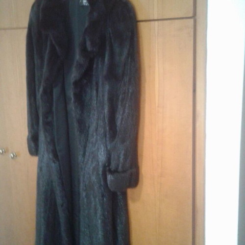 Fur like new, black