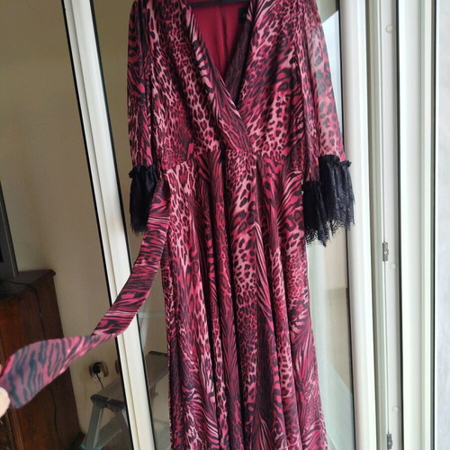 Open dress pink XL like new with lace sleeves