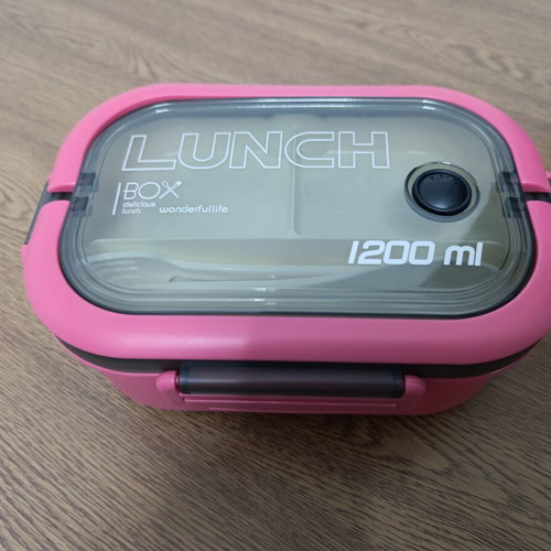 Lunch box 1.2 lt microwave safe, new