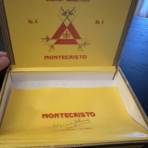Montecristo No. 4 Wooden Cigar Box used, authentic Cuban