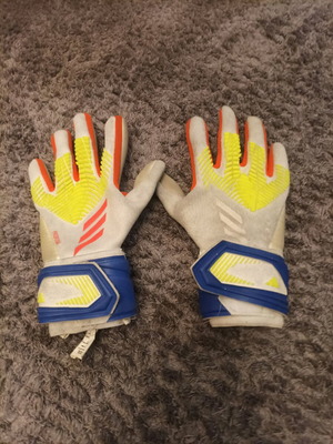 Football gloves used