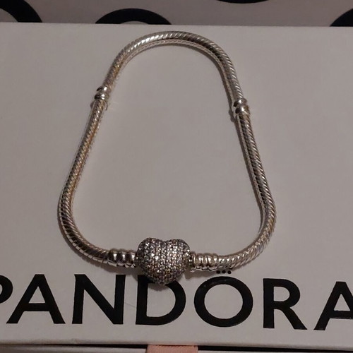 Pandora bracelet size 18 cm new, heart clasp with pave