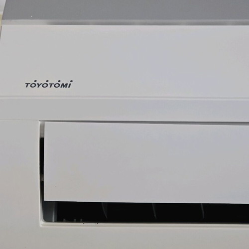 Toyotomi inverter air conditioner 24,000 BTU A/A++ with ionizer like new
