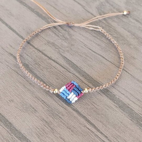 Handmade macrame bracelet in rhombus shape multicolored new