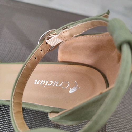 Green suede sandals like new, size 40, 5.5 cm heel