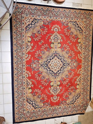 Wool rug like new