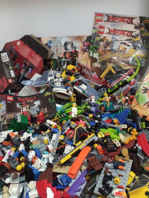 Lego μεταχειρισμένο, χύμα με σετ Ninjago, City, Star Wars και φιγούρες