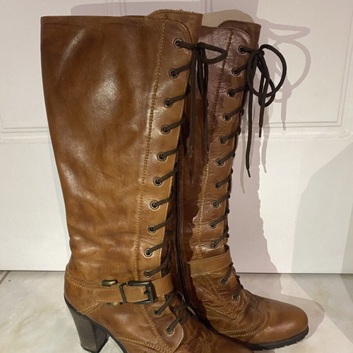 Leather boots with heel like new, brown, size 41
