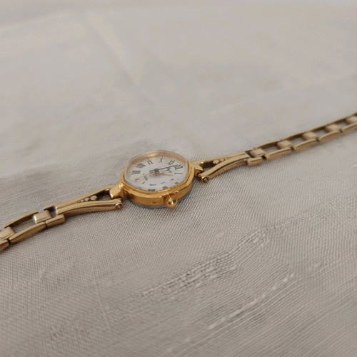 Vintage women's watch like new, quartz, 22 mm diameter