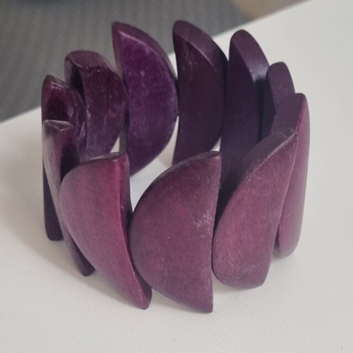Wooden handmade bracelet like new, purple