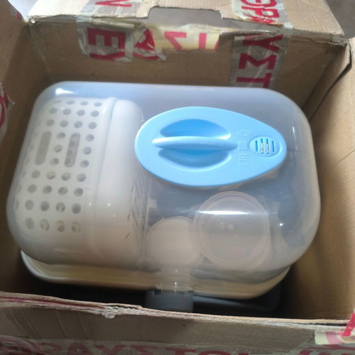 Chico baby sterilizer used with baby bottles