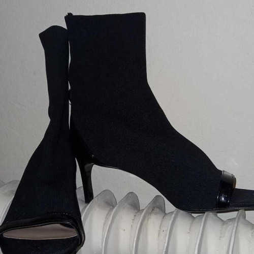 Zara women's shoes size 40 used, black sock style