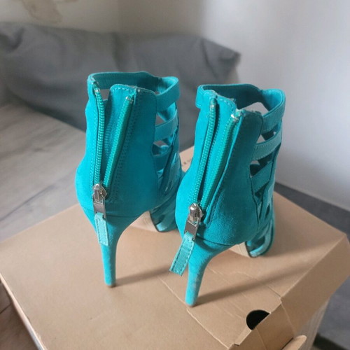 Bershka sandals with heels turquoise size 35 lightly used