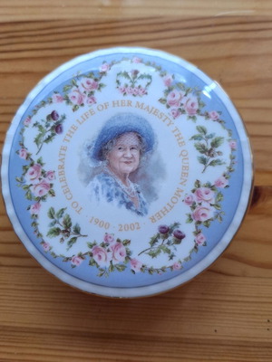 Κοσμηματοθήκη Royal Albert καινούργια, λεπτό костен порцелан από Αγγλία
