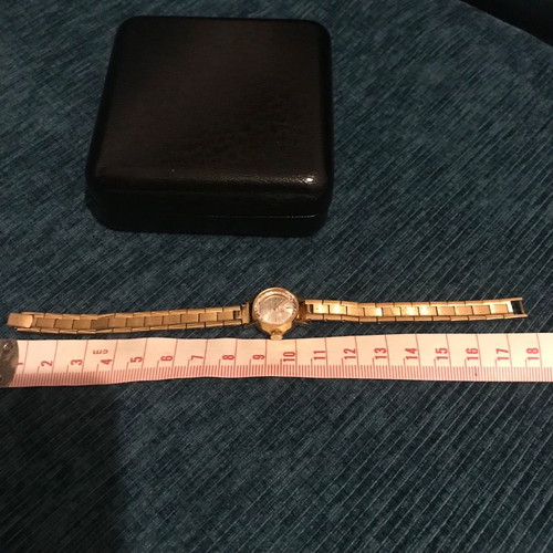 Avia vintage 18k gold women's watch used