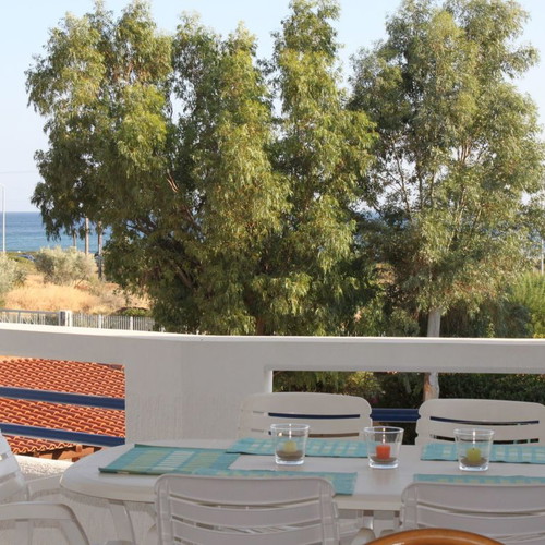 Βίλα με θέα θάλασσα στα Λεγρενά Σουνίου, 6 υπνοδωμάτια, ανακαινισμένη 2012