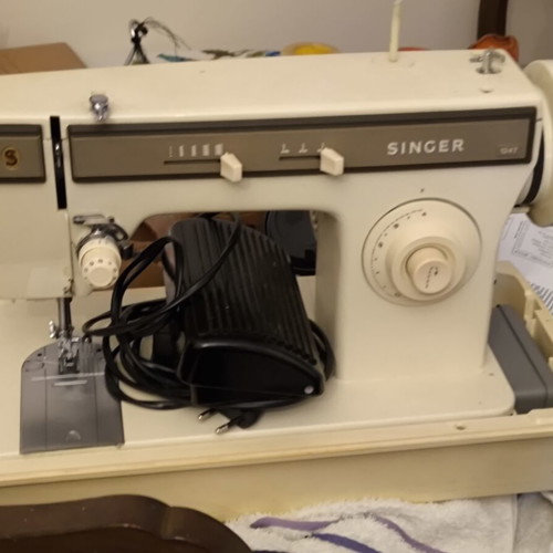 Singer sewing machine used, unknown purchase year