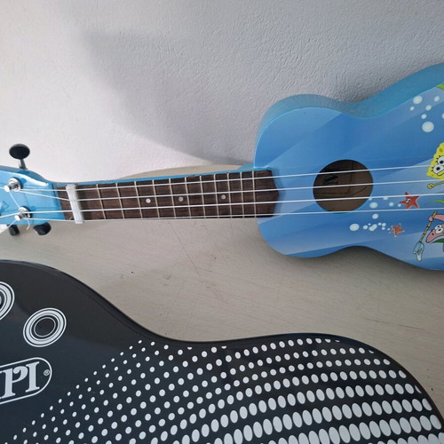 Musical children's instruments used, red one not working well