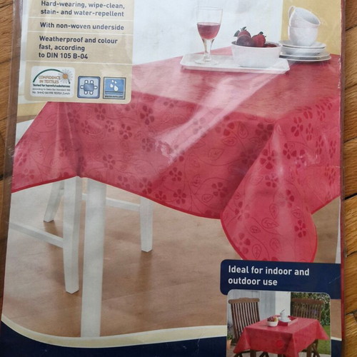 Tablecloth 110x140 cm new in packaging