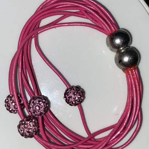 Pink bracelet like new with magnetic clasp