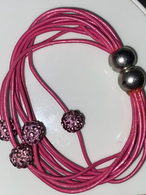 Pink bracelet like new with magnetic clasp