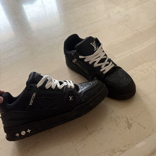 Brand casual shoes size 45 like new, black