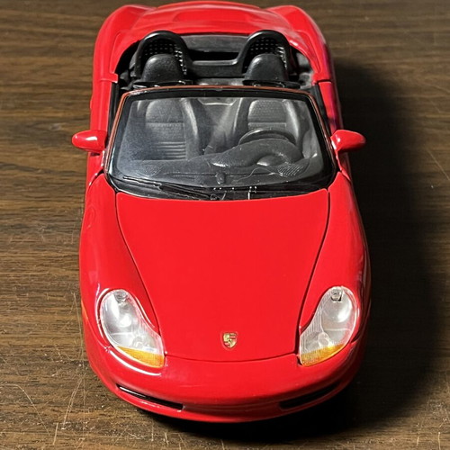 Porsche Boxster 1:24 collectible metal model like new, red