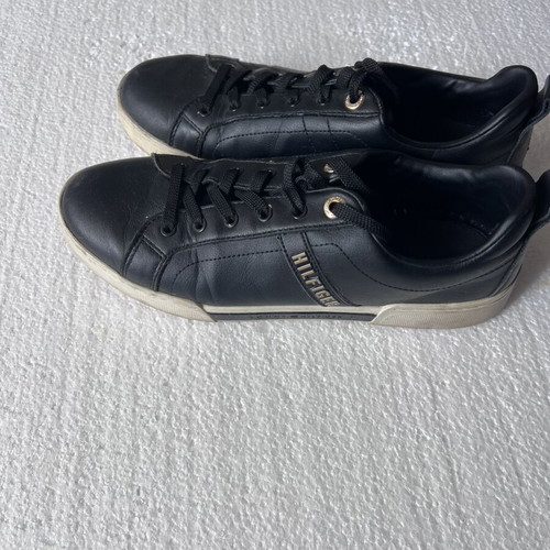 Tommy Hilfiger trainers used, size 40, black