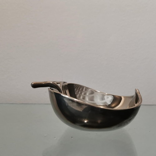 Apple-shaped cup used, silver-plated tin