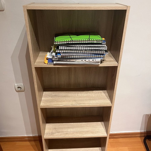 Bookcase like new, sturdy and spacious for books and documents