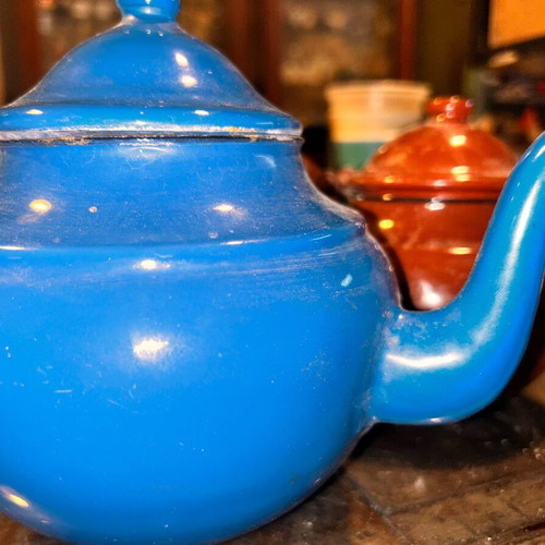 Enamel teapots used from the 60s, in very good condition