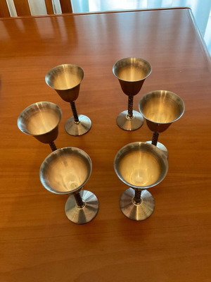 Silver-plated liqueur glasses in excellent condition, set of 6
