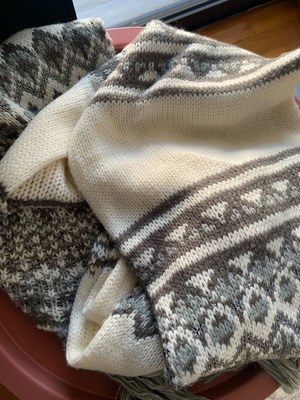 Accessorize knitted scarf like new, gray and offwhite