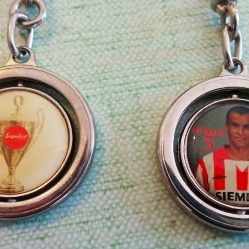 Olympiacos Spinning Keychains Double & Rivaldo 2005 Set of 2 like new