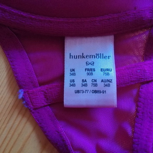 Hunkemöller 75B pink lace bra with front clasp