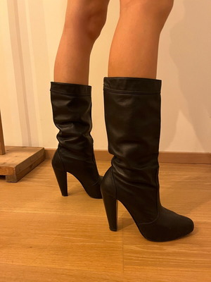 Parthenis black leather boots like new, size 38, 12 cm heel